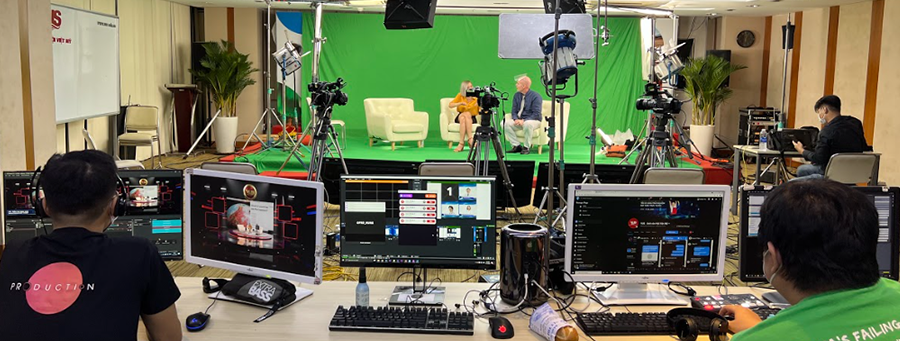 VUS - TALKSHOW: ENGLISH FOR EVERYONE