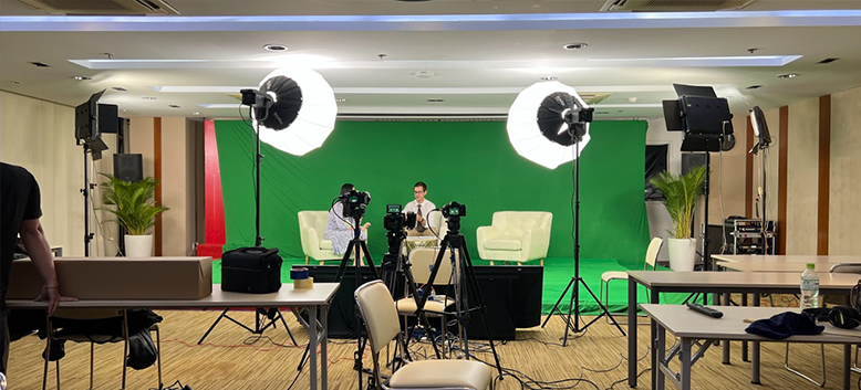 VUS - TALKSHOW: BREAK THE IELTS MYTHS